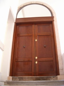 Palazzo a Venezia, porta ingresso in noce, Arch. Carlo Capovilla 1