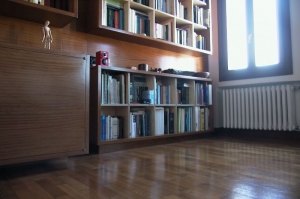 Abitazione a Venezia, libreria in betulla e iroko, Arch. Maura Manzelle 6
