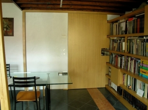 Abitazione a Venezia, libreria in rovere, Arch. Giovanni Leone