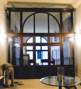 Palazzo a Venezia, serramento interno in larice, Arch. Leo Schubert